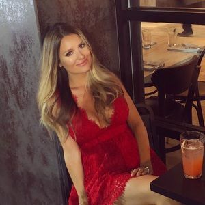 Meet your Posher, Danielle